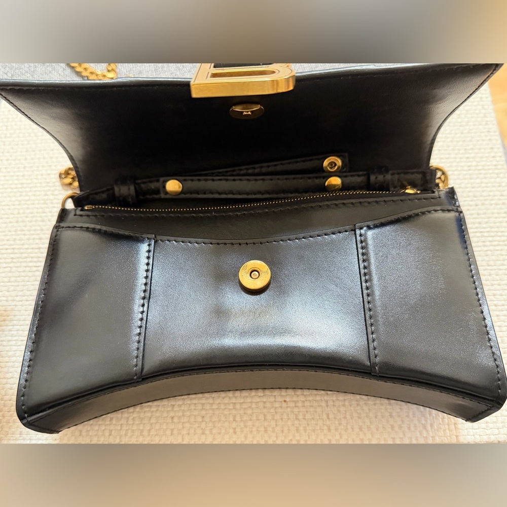Balenciaga Hourglass Wallet on Chain in Black - Picture 3 of 6